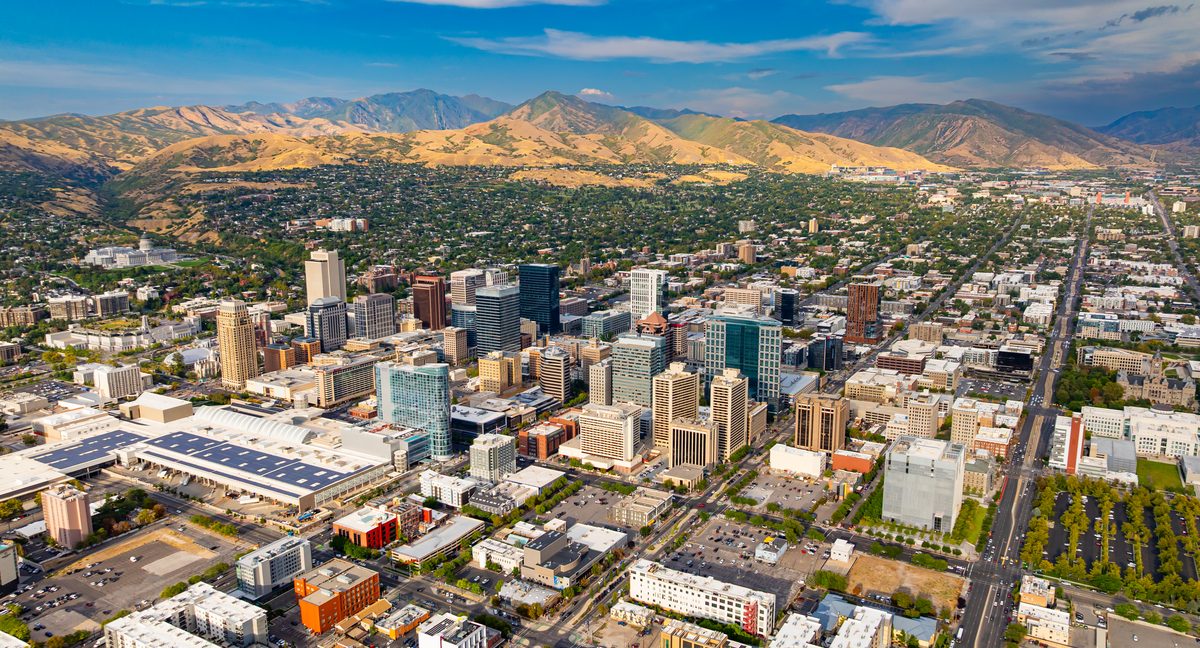 Car shipping delivery in Utah